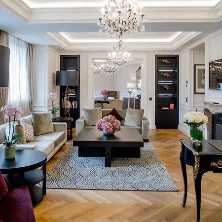 Hotell Schweizerhof & 5*