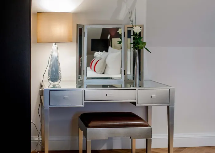 Schweizerhof & Отель Берн